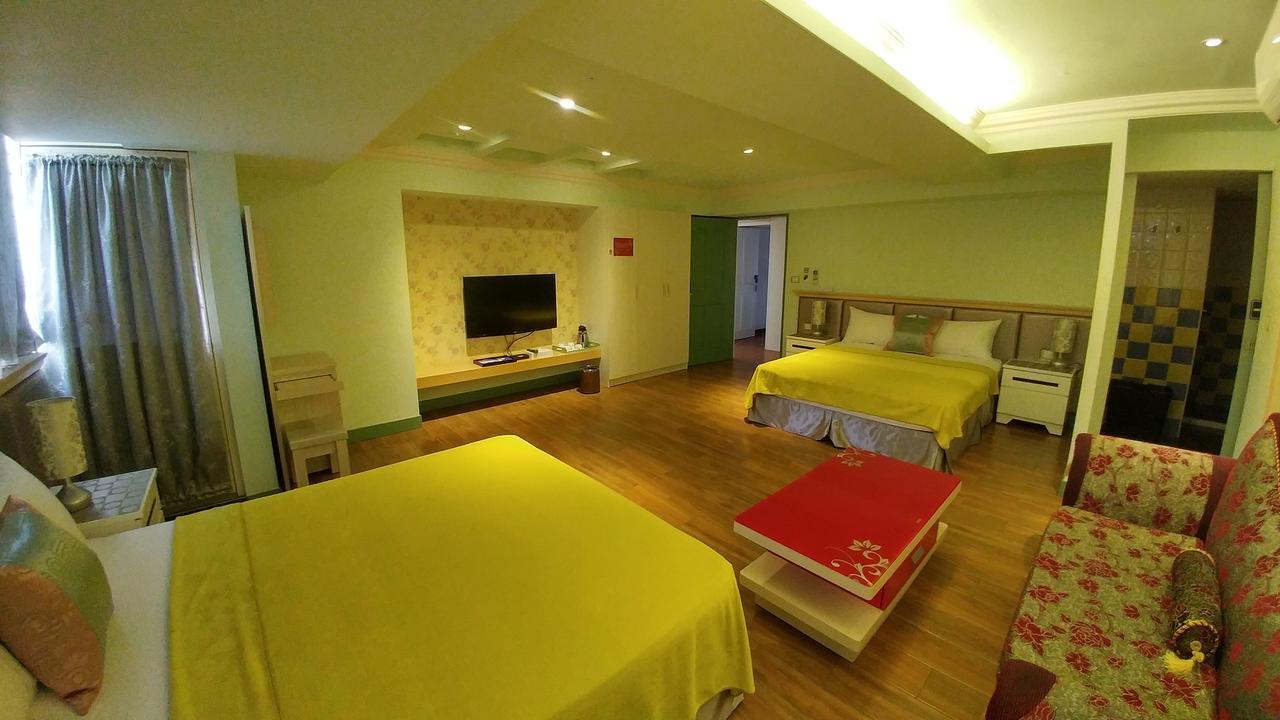 Left Bank 121 Hotel Đài Nam Ngoại thất bức ảnh